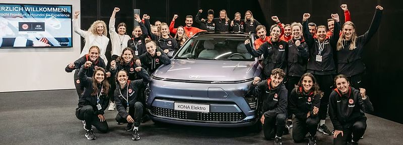 Elektrisierende Erlebnisse: Eintracht Frankfurt Frauen testen Hyundai Modelle