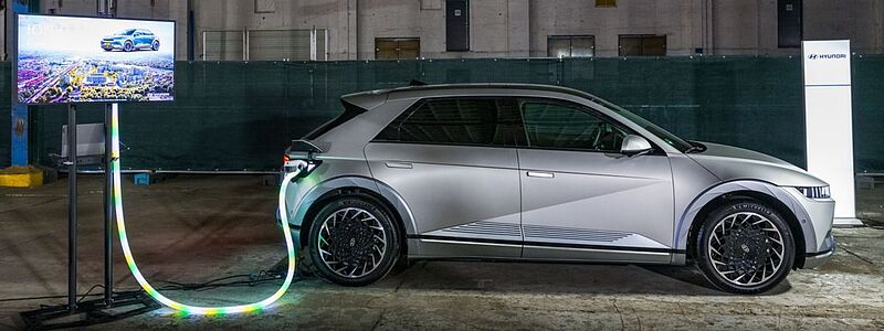 Die Vehicle to Grid (V2G)-Technologie unterstützt Nutzung von Strom aus erneuerbaren Energiequellen